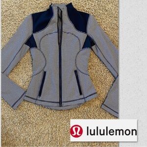 lululemon athletica Forme Jacket in Inkwell Looks Amazing on